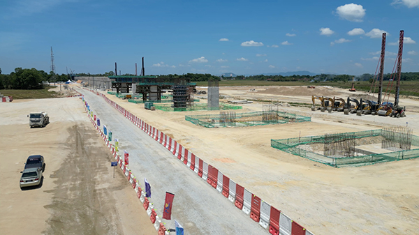 哥打巴魯車站施工現(xiàn)場。中國交通建設(shè)有限公司供圖