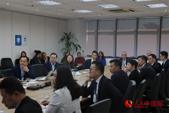 與會(huì)代表參與座談交流。人民網(wǎng)記者 時(shí)元皓攝