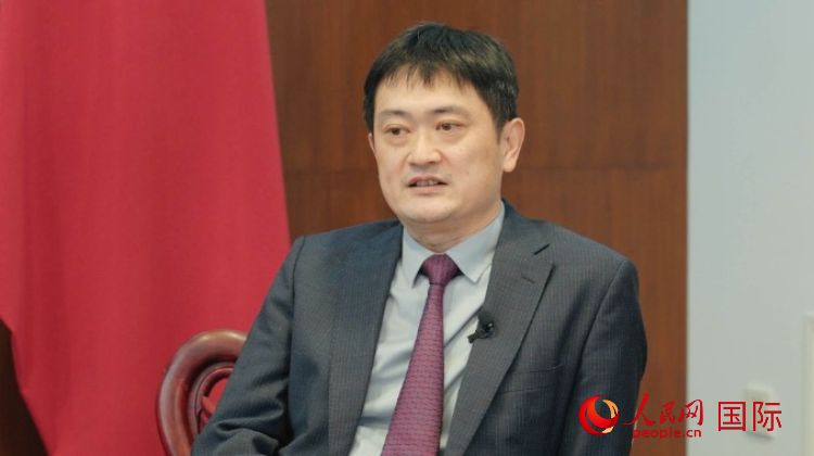 中國(guó)駐阿根廷使館代辦孫怡接受人民網(wǎng)專(zhuān)訪。人民網(wǎng)記者 張若涵攝