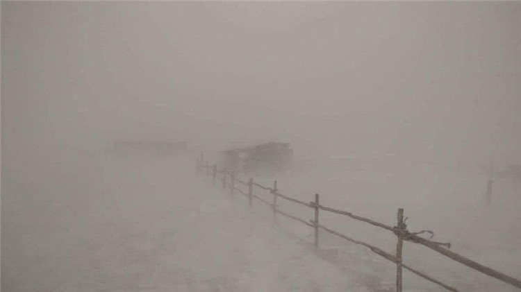 2023年11月4日，蒙古國部分省份發(fā)生暴風(fēng)雪天氣。蒙古國緊急情況總局官網(wǎng)圖片