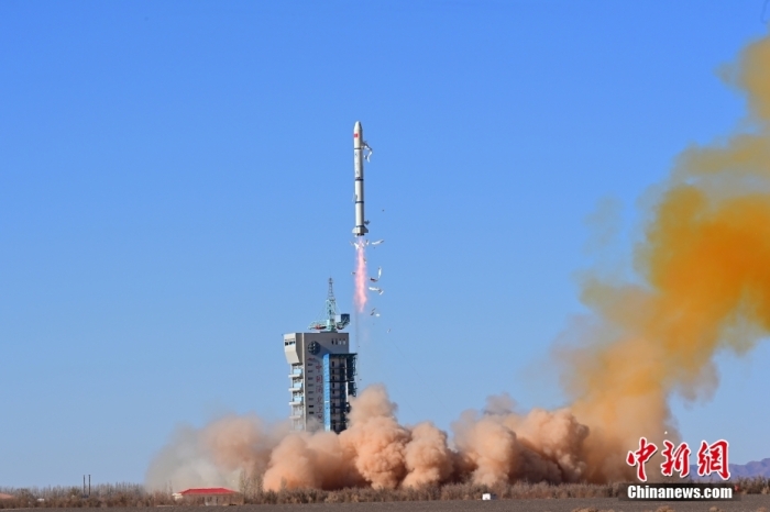 北京時(shí)間2023年11月16日11時(shí)55分，我國(guó)在酒泉衛(wèi)星發(fā)射中心使用長(zhǎng)征二號(hào)丙運(yùn)載火箭，成功將新一代海洋水色觀測(cè)衛(wèi)星發(fā)射升空，衛(wèi)星順利進(jìn)入預(yù)定軌道，發(fā)射任務(wù)獲得圓滿成功。此次任務(wù)是長(zhǎng)征系列運(yùn)載火箭第497次飛行。汪江波 攝