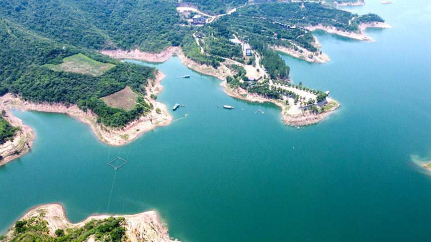 河南洛陽市孟津區(qū)境內(nèi)的黃河小浪底風景區(qū)黃鹿山景點風光。黃政偉攝