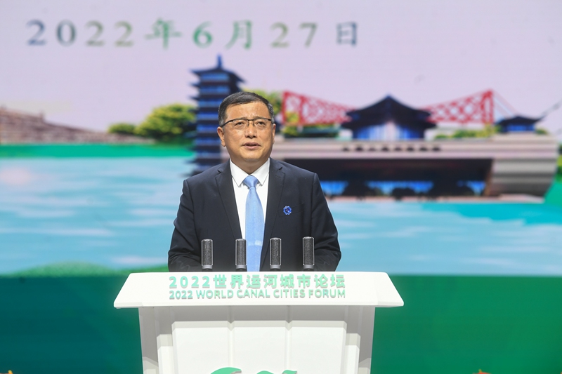 揚(yáng)州市委常委、常務(wù)副市長陳鍇竑作推介發(fā)言。邵丹攝