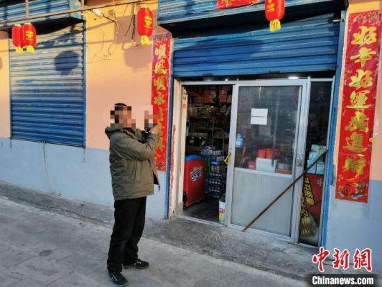 圖為犯罪嫌疑人指認(rèn)現(xiàn)場(chǎng)?！∏嗪Ｊ」矎d森林警察總隊(duì)刑偵治安支隊(duì)供圖