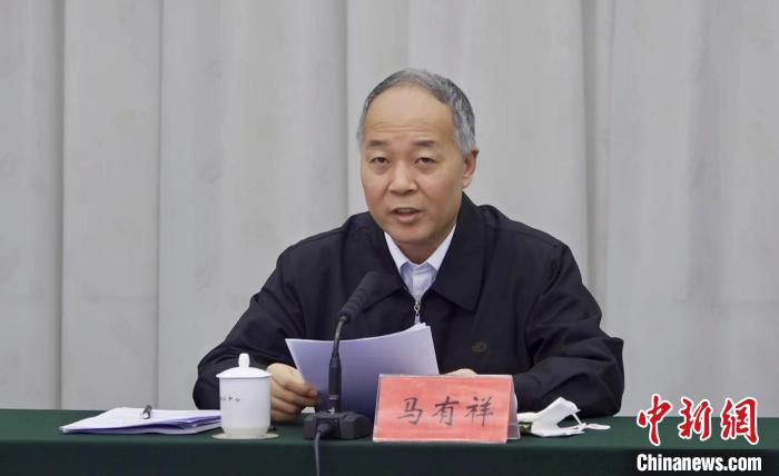 圖為農(nóng)業(yè)農(nóng)村部副部長馬有祥在部省共同打造青海綠色有機農(nóng)畜產(chǎn)品輸出地推進會議上講話?！±罱瓕?攝