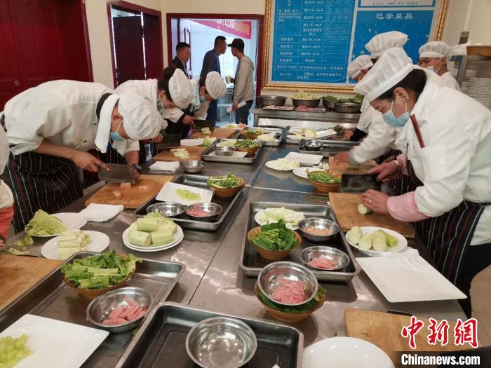拉薩聚焦高校畢業(yè)生、農(nóng)牧民就業(yè)任務(wù)指標(biāo)均超額完成