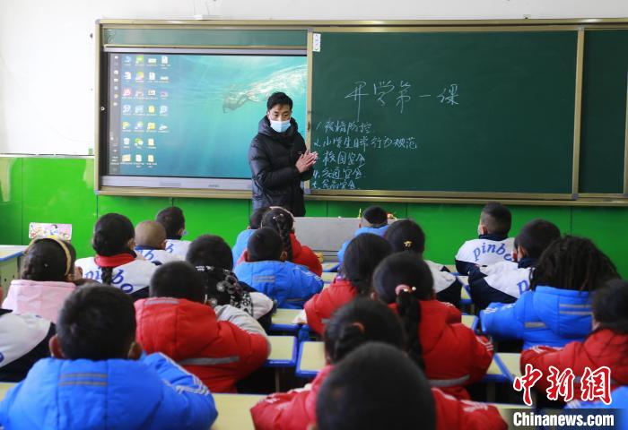 圖為學(xué)生正在上課。　馬銘言 攝