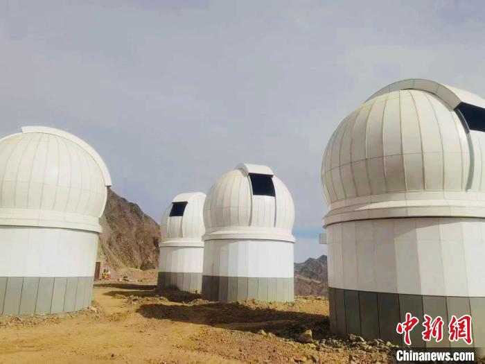 圖為南京大學時域天文臺望遠鏡圓頂安裝完畢?！±浜苿?chuàng)園區(qū)管委會 供圖