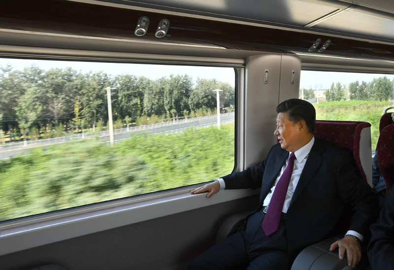 2019年9月25日，習(xí)近平總書記乘坐軌道列車前往北京大興國際機(jī)場。