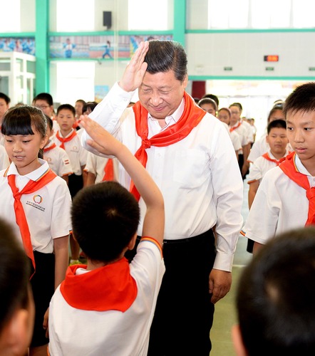 2014年5月30日，習近平總書記來到北京市海淀區(qū)民族小學，參加慶?！傲弧眹H兒童節(jié)活動。