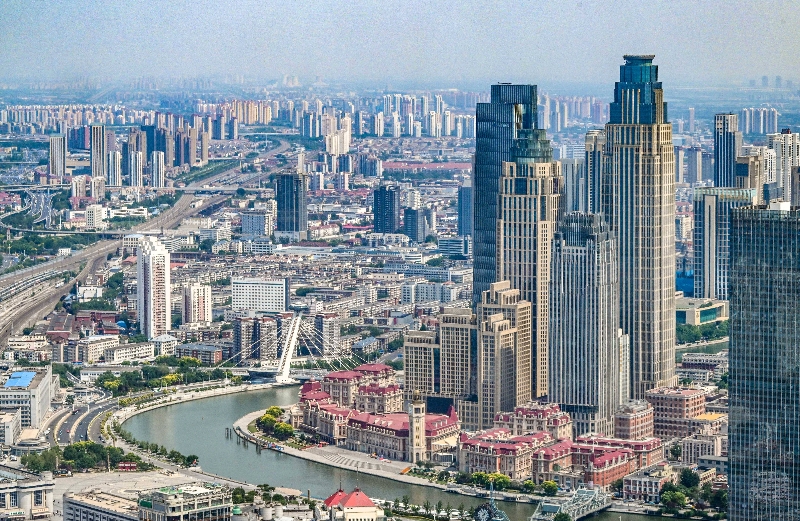 這是2023年6月16日從直升機上拍攝的天津中心城區(qū)城市景觀。