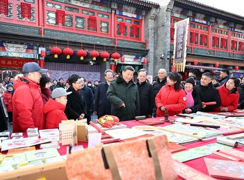 2024年2月1日，習(xí)近平總書(shū)記在天津古文化街考察。