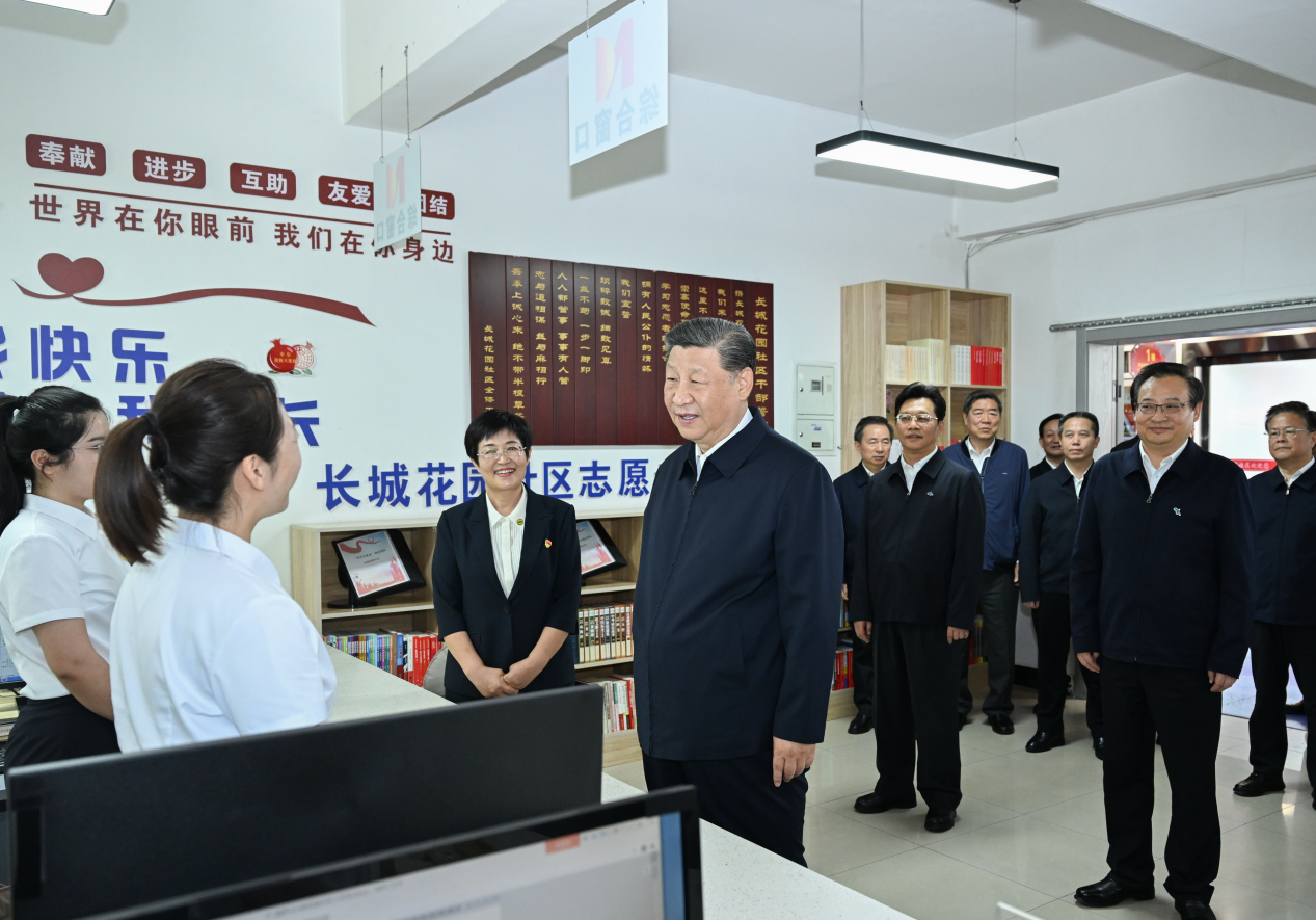 2024年6月19日，習(xí)近平總書記來到寧夏銀川市金鳳區(qū)長城花園社區(qū)考察。