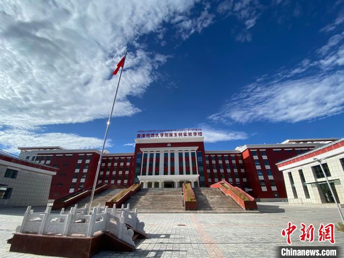 瀾滄江畔開出“教育格?；ā保含F(xiàn)代教育和生態(tài)教育并重