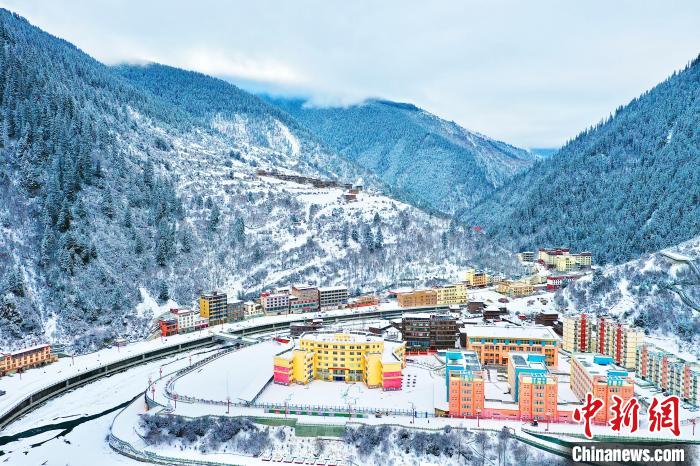 壤塘的雪后美景。　壤塘縣融媒體中心供圖