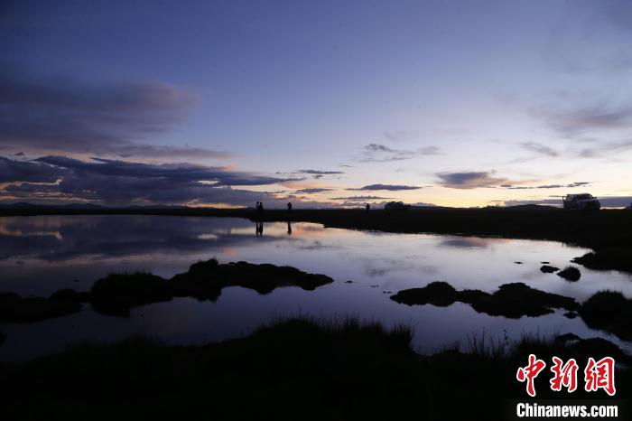 圖為夕陽(yáng)下的查旦濕地?！●R銘言 攝