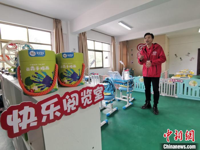 拉薩市堆龍德慶區(qū)幫普村的“心路文化空間”設(shè)有舒適的閱覽室。　趙延 攝