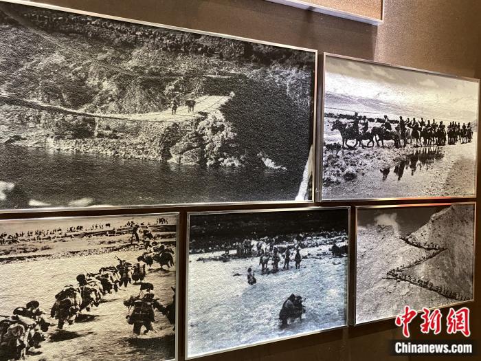 紅樓內(nèi)展廳，圖為昌都戰(zhàn)役中的人民解放軍。彭寧鈴 攝