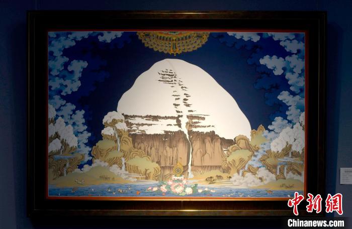 圖為5月16日，展覽中新創(chuàng)唐卡作品《岡底斯山》?！±盍?攝