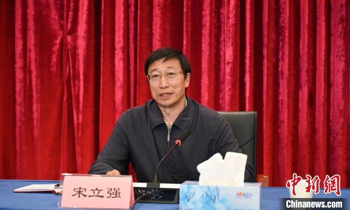 圖為西藏自治區(qū)黨委組織部副部長(zhǎng)、第十批援藏干部人才總領(lǐng)隊(duì)宋立強(qiáng)致辭。