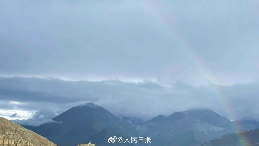 接好運(yùn)！青藏高原現(xiàn)巨大彩虹橋