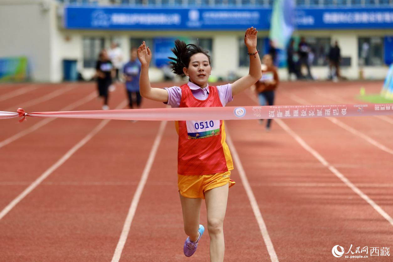 女子400米競速賽實況。